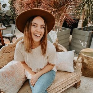 Meet your Posher, Jenna